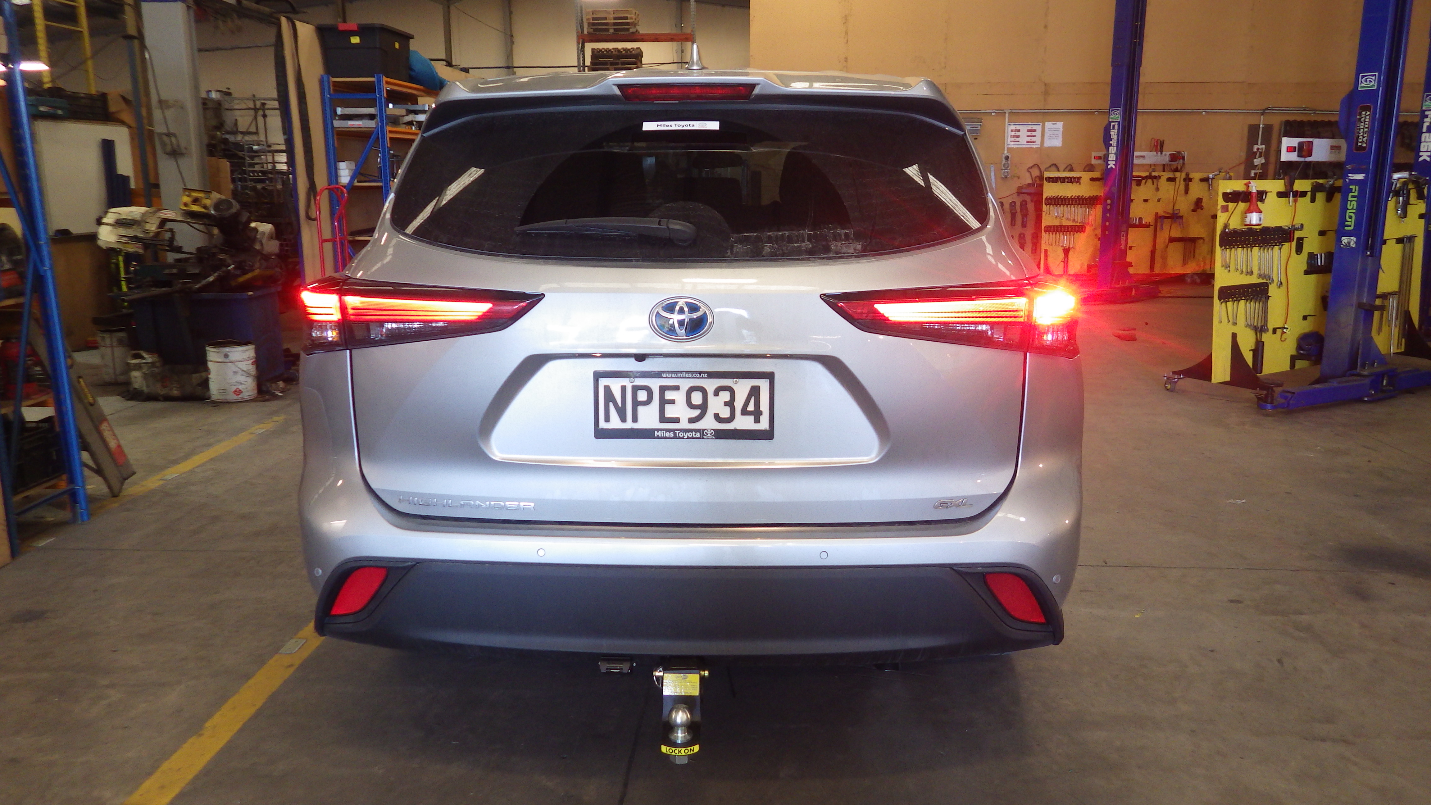 TOYOTA HIGHLANDER